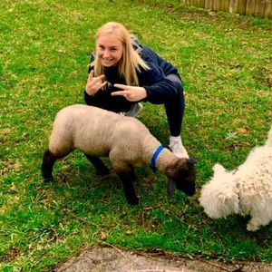 Meet your Posher, Julia